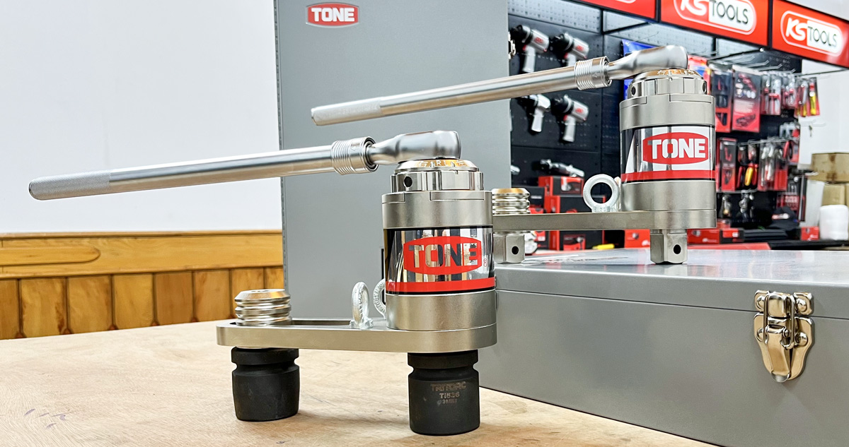 Cờ lê nhân lực 3000 Nm TONE Japan P300A hệ số 16.7 lần