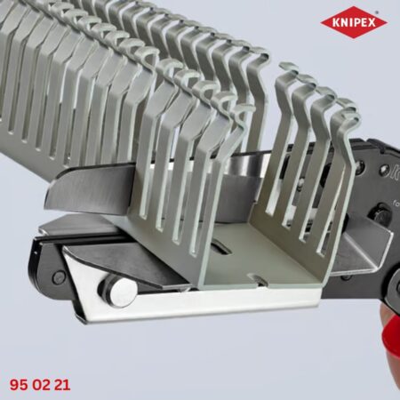 95 02 21 ứng dụng kìm cắt máng nhựa Knipex Germany