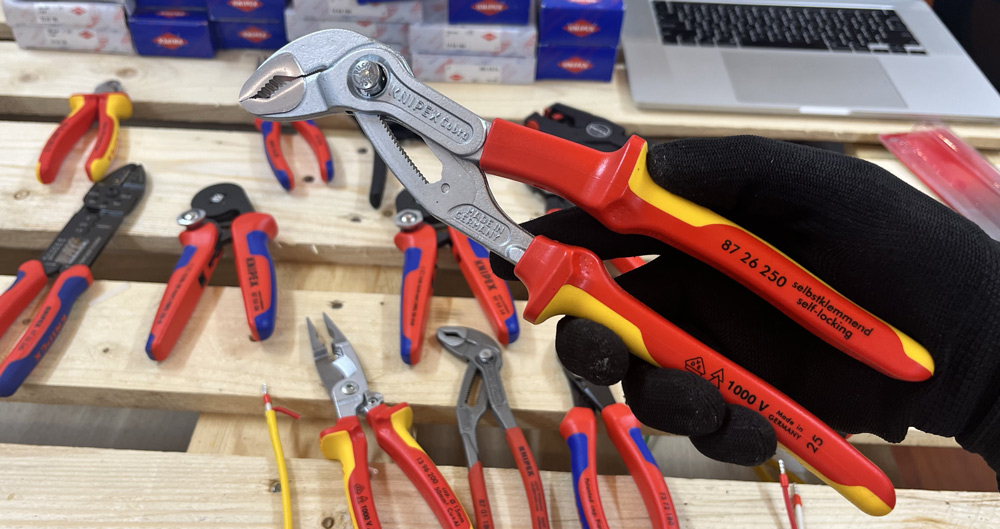 knipex 87 26 250 kìm mỏ quạ Cobra cán cách điện 1000V 