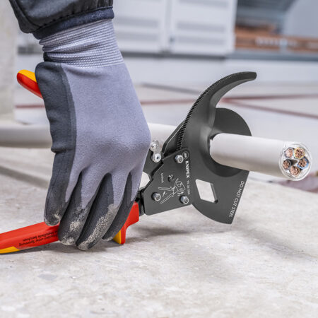 ứng dụng Knipex 95 36 280 Kìm Cắt Cáp Cách Điện 1000V