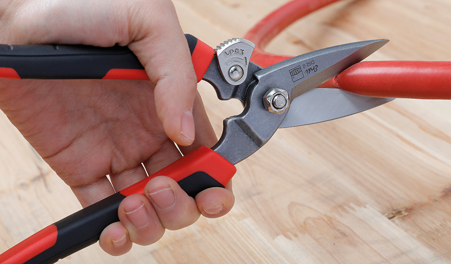 BESSEY D52-2 Kéo đa năng, cán bọc nhựa 2 thành phần