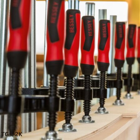 ứng dụng thực tế Cảo chữ F, cán nhựa 2 thành phần, lực 7000N BESSEY TGK-2K