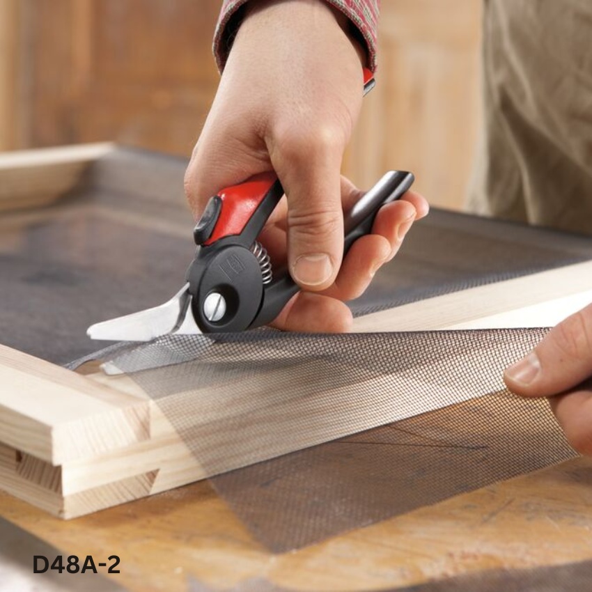 ứng dụng Kéo inox BESSEY D48A-2, lưỡi cắt nghiêng dài 36mm, cán nhựa