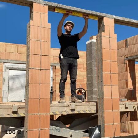 ứng dụng Thước thủy STABILA 196-2, có khoét tay cầm, 3 bọt thủy trong ngành xây dựng