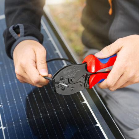 ứng dụng Kìm bấm cos đầu nối MC4®, MC4® EVO 2 Knipex 97 52 42