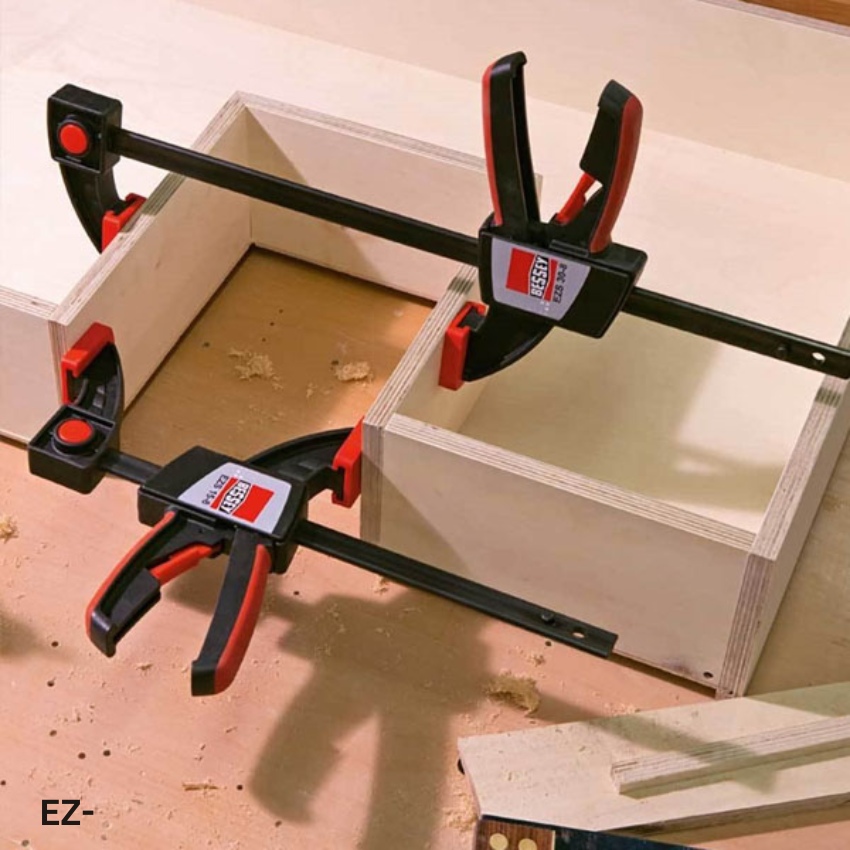 ứng dụng Cảo chữ F hai chiều, tự động, lực kẹp 2000N BESSEY EZ