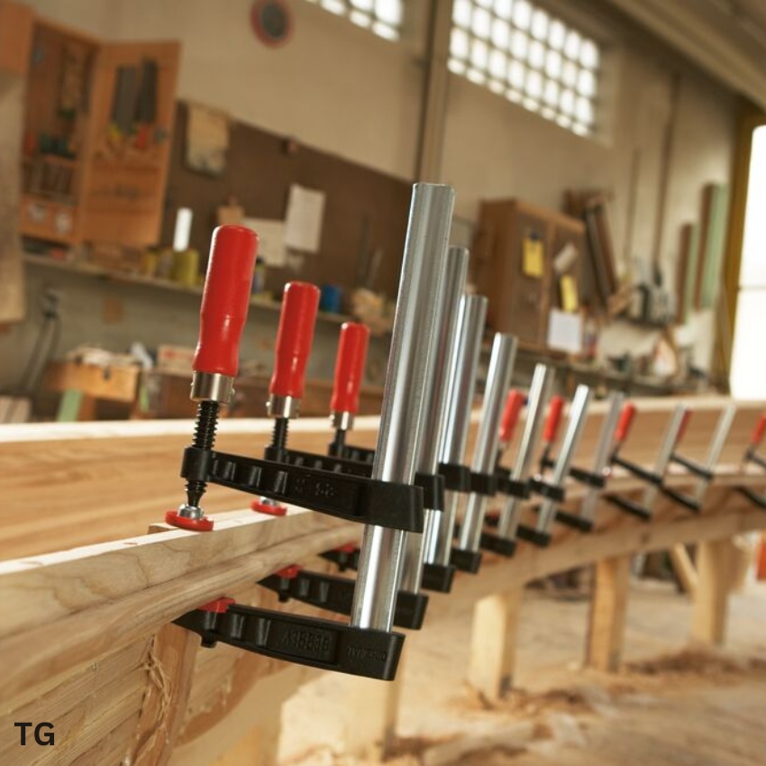 cách dùng Cảo chữ F ngàm bằng gang, màu đen với cán gỗ, Bessey TG