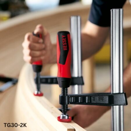 ứng dụng Cảo chữ F ngàm kẹp 300mm, lực 6000N BESSEY TG30-2K