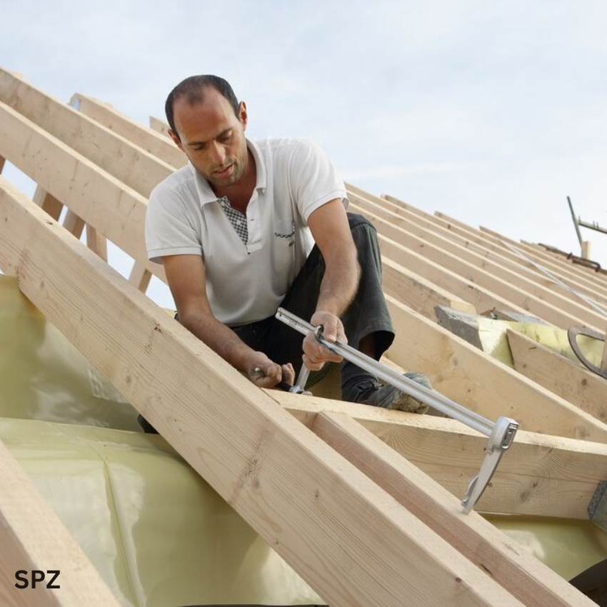 ứng dụng thực tế Cảo kẹp gỗ chữ F cho mái nhà bằng gỗ Bessey Rafter SPZ