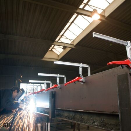 ứng dụng 2 Cảo kẹp nhanh chữ F, kiểu bánh răng BESSEY GH