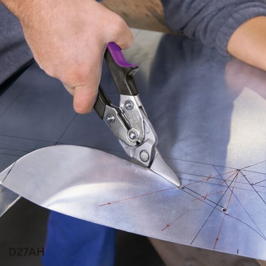 ứng dụng Kéo cắt tôn lưỡi bằng thép gió HSS BESSEY D27AH ảnh 1