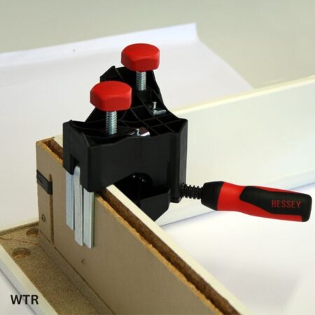 ứng dụng Kẹp gỗ góc vuông làm khung cửa, 3 ngàm kẹp BESSEY WTR