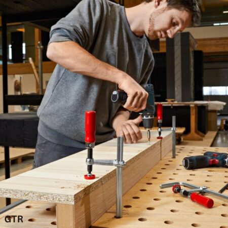 ứng dụng Kẹp bàn thao tác, ngàm chữ F, rãnh trượt 12x8mm BESSEY GTR