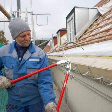 ứng dụng Kìm cộng lực chuyên dùng cho làm máng xối BESSEY D396