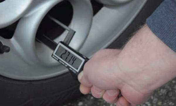 ứng dụng Thước cặp điện tử đo đĩa phanh 206022, thang đo 80mm