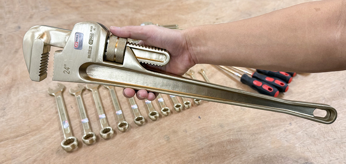 Mỏ lết răng phòng nổ bằng đồng 24" KS Tools model 963.0026 