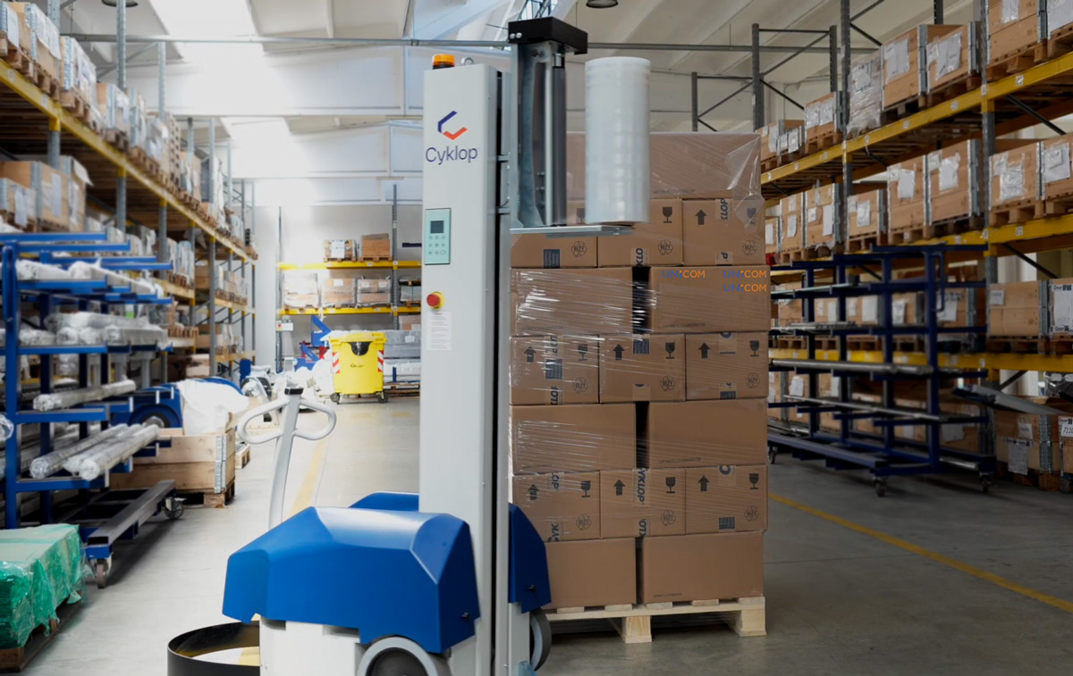 ứng dụng Robot quấn màng co pallet bán tự động Cyklop Germany